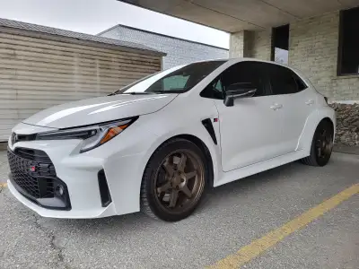 Superbe Toyota GR Corolla 2023 Édition rare construite à la main au Japon 300 HP, 273 TQ AWD ajustab...