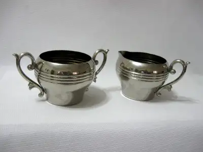 SUCRIER CREMIER PLAQUE ARGENT VINTAGE SILVER PLATE CREAMER SUGAR En excellente condition, pas de ter...