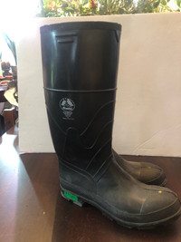 Mens Black Steel Toed Rubber Boots. CSA approved. Size 12.
