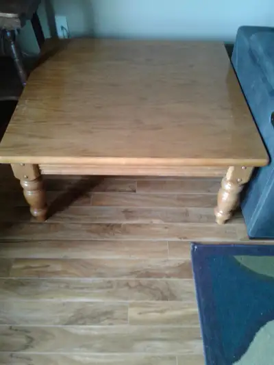 WOODEN Oak SQUARE COFFEE TABLE FOR SALE IN  GOOD CONDITION, View more