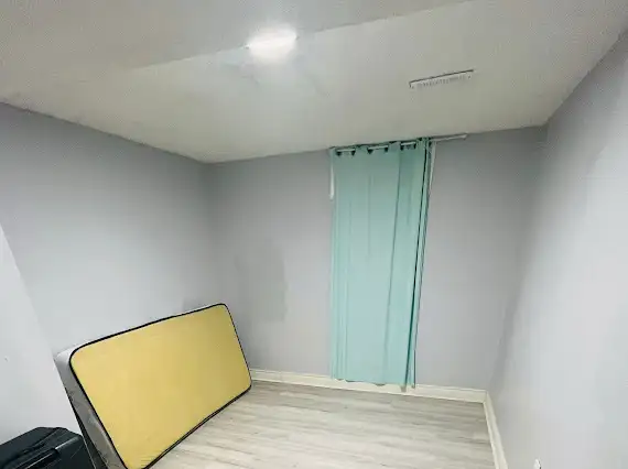 SHARED ROOM AVAILABLE . HEART OF MISSISSAUGA CITY