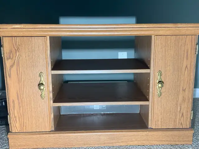 TV stand in TV Tables & Entertainment Units in Ottawa - Image 7
