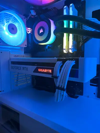 Gigabyte RTX 3070 Vison OC WHITE, View more