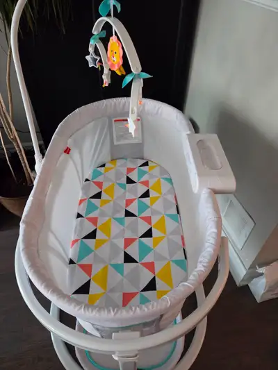 Fisher Price Soothing Motions Bassinet $80 OBO!!, View more
