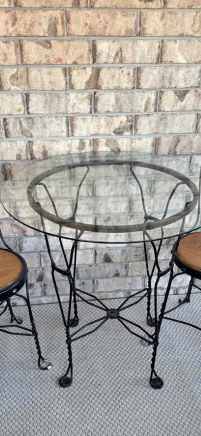 Antique table collection in Multi-item in Kitchener / Waterloo - Image 8