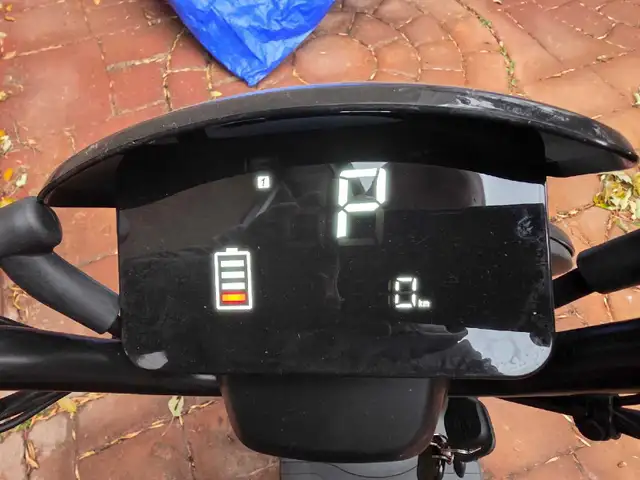 electric scooter in Scooters & Pocket Bikes in St. Albert - Image 3