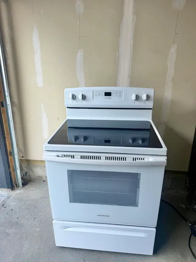 Amana Glass-Top Electric Stove  for sale.FREE DELIVERY  