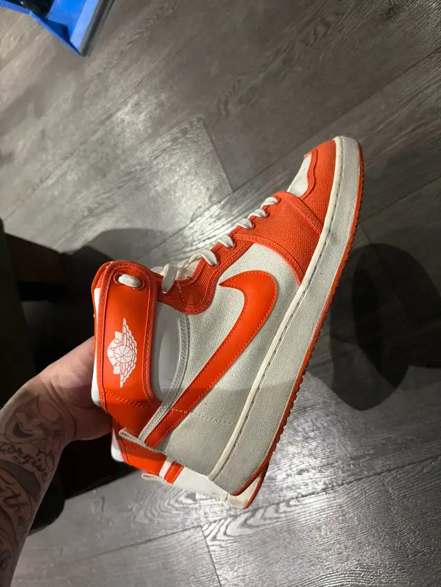 Nike Air Jordan 1 High in Men's Shoes in Markham / York Region - Image 3