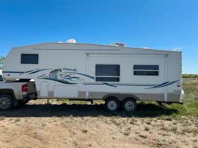 2004 Keystone Cougar 276 Efs for sale. Recent upgrades include new fridge coil, water heater, tires,...