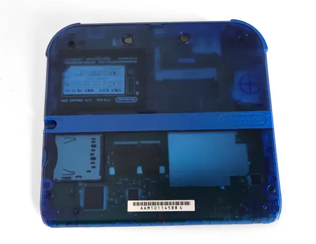 Clear Blue Nintendo 2DS with 110+ 3DS games in Nintendo Switch in Saskatoon - Image 6
