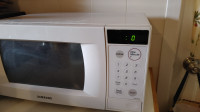 A simple microwave from Samsung for sale.