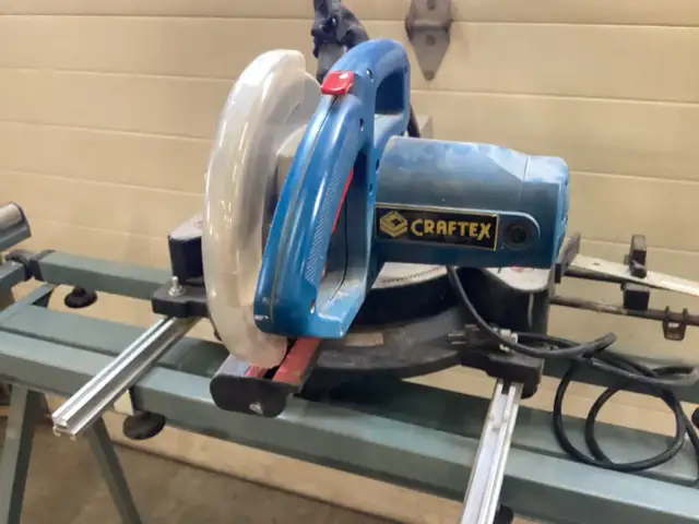 10 inch sliding compound miter saw in Power Tools in Trenton - Image 3