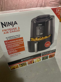 Mint condition airfryer for sale !! Moving sale (has to go) 