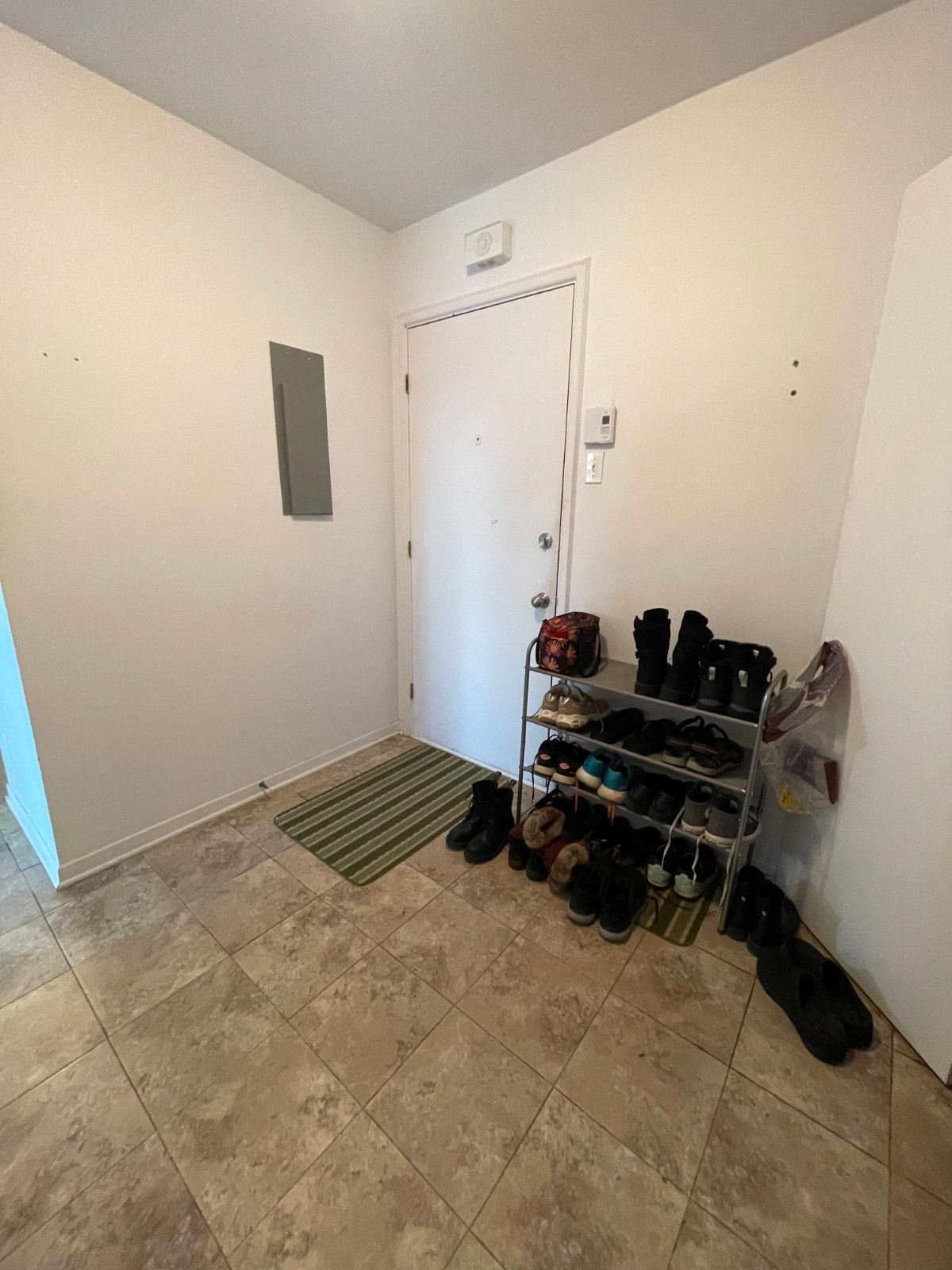 Logement 4 1/2 à louer — photo 2