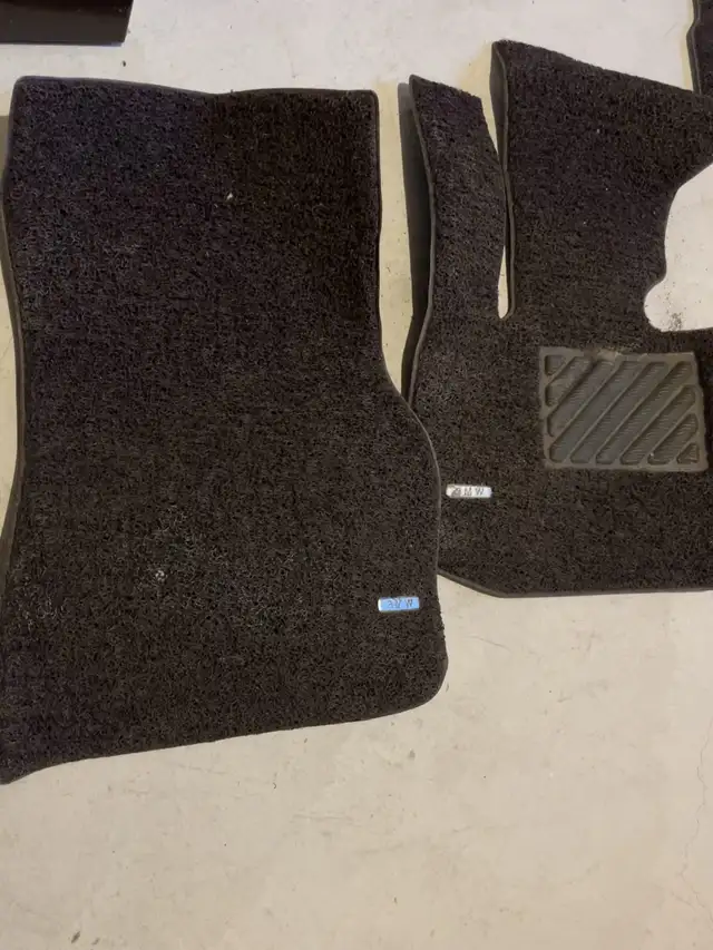 bmw x3 mat in Other Parts & Accessories in Markham / York Region - Image 2