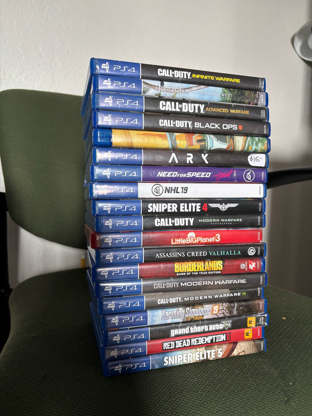 PS4 + Games + 1 Controller in Sony Playstation 4 in Whitehorse - Image 2