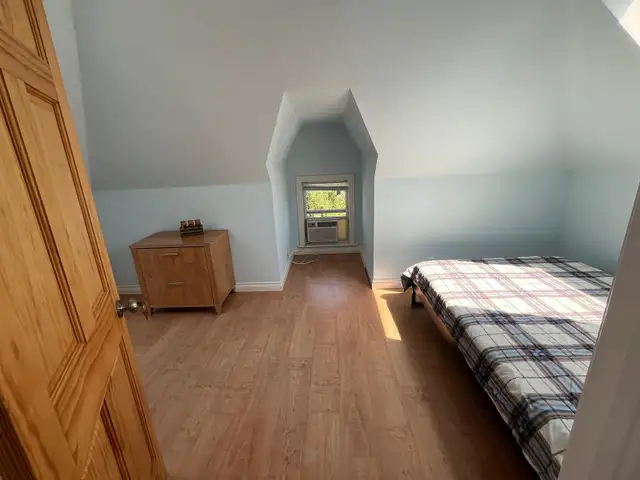 3 or 4 Bed, 2 Bath Unit in Wortley Village – Victorian Duplex