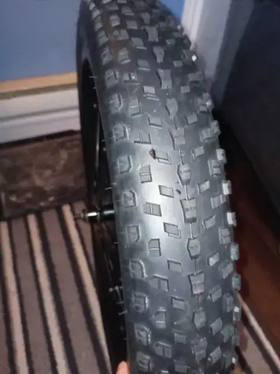 Clean E-bike Fat Tire E -Bike Wheel with Rim. 26 ×4.0 Puncture-resistant Tires for excellent tractio...