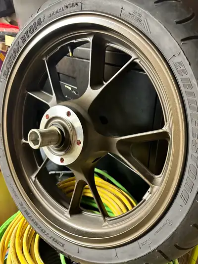 Mint rim for zx14r was the axle and tire- came off a 2006 Kawasaki