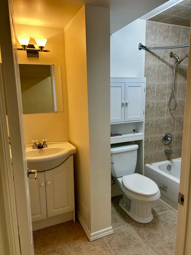 Lovely basement apartment for rent  in Long Term Rentals in Markham / York Region - Image 6