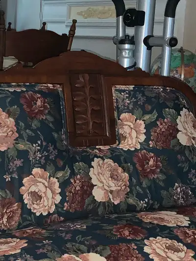Lovely antique settee/sofa, View more