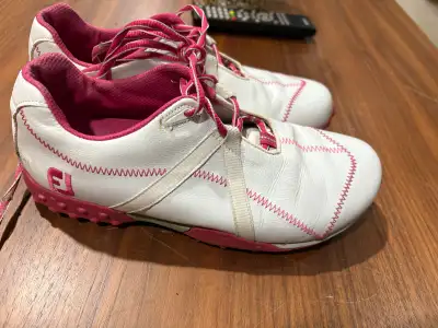 women’s size 8 golf shoes , View more