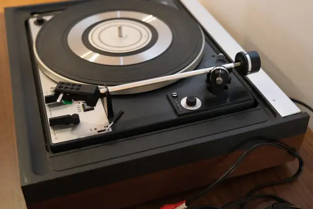 Dual 1225 Turntable with New Cartridge in Stereo Systems & Home Theatre in Windsor Region - Image 7