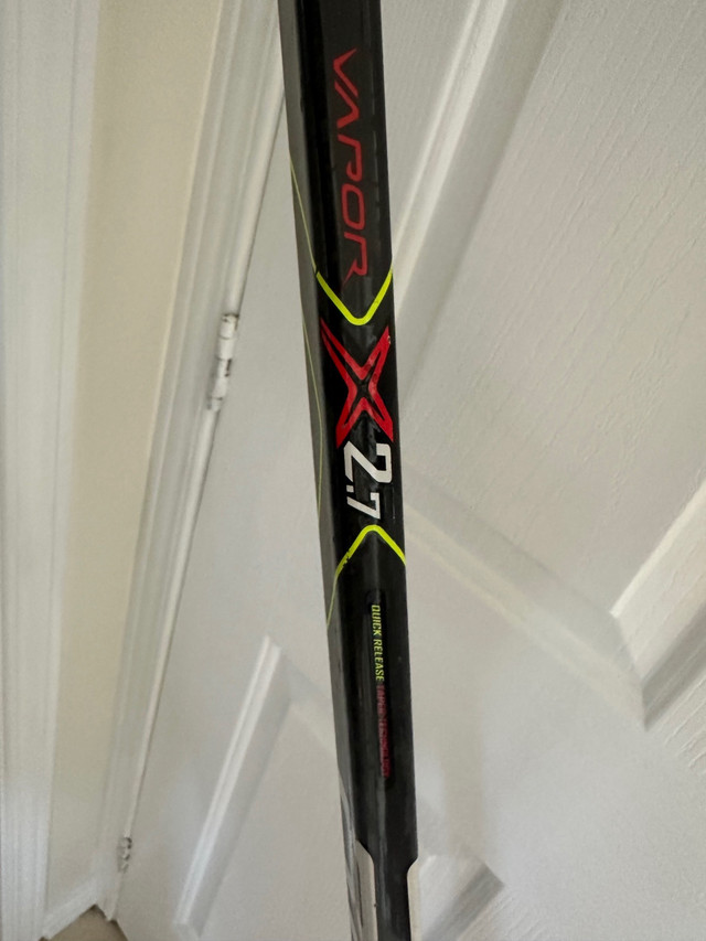 Bauer Vapor X2.7 intermediate hockey stick dans Hockey  à Ottawa - Image 3