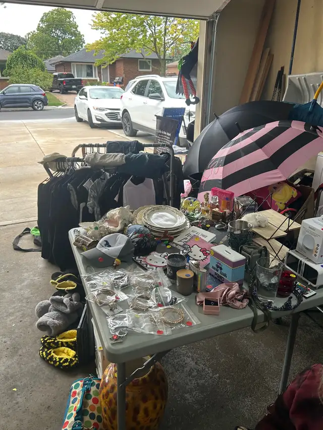garage sale 552492989132974081