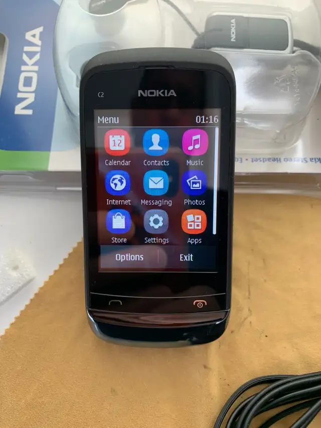 Nokia C2-02 Touch and Type  2G GSM 2MP Bluetooth Slide Phone in Cell Phones in City of Toronto - Image 7