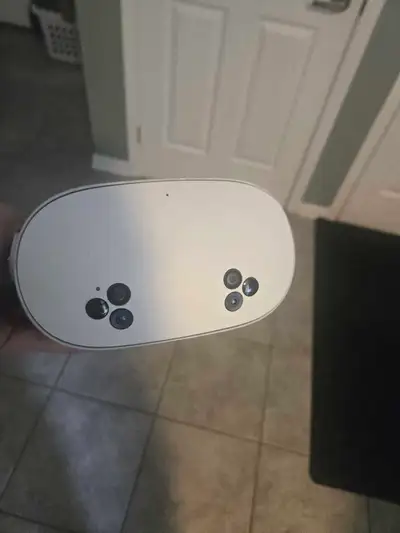 everything is included, light scratches on headset and controllers, sun damage to lenses two white d...