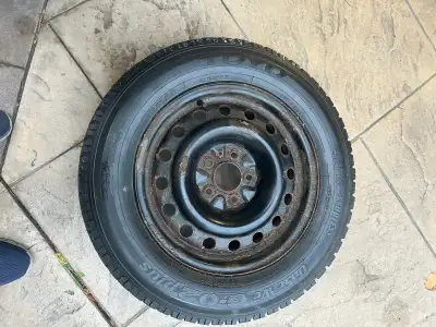 Winter tires on rims215/65R16 set for 100$