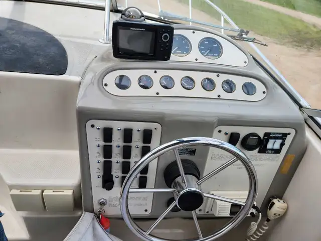 1995 Maxum 2400SCR in Powerboats & Motorboats in Edmonton - Image 7