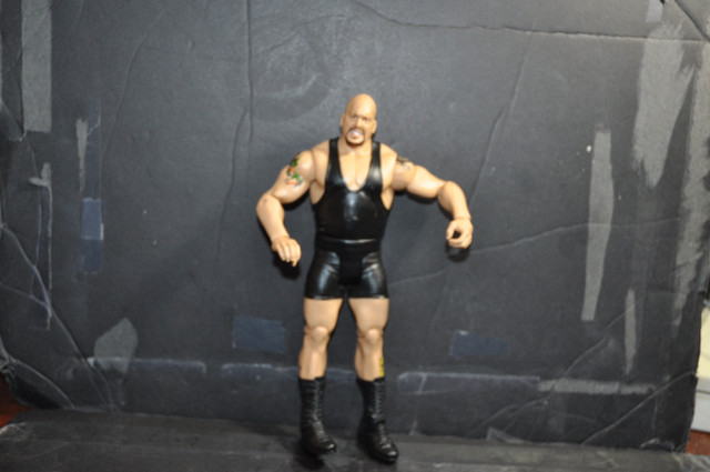 MATTEL action figure wwe wrestling choose from the list below in Arts & Collectibles in Victoriaville