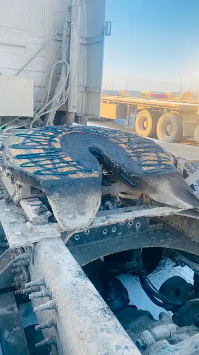 Looking for experience side dump drivers for dry sulpher, dedicated job fort McMurray to Fort Saskat...