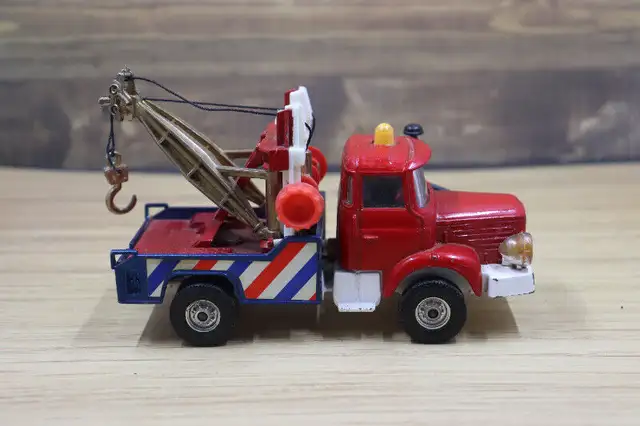 Corgi Major Berleit Tow Truck/Wrecker in Arts & Collectibles in London - Image 4