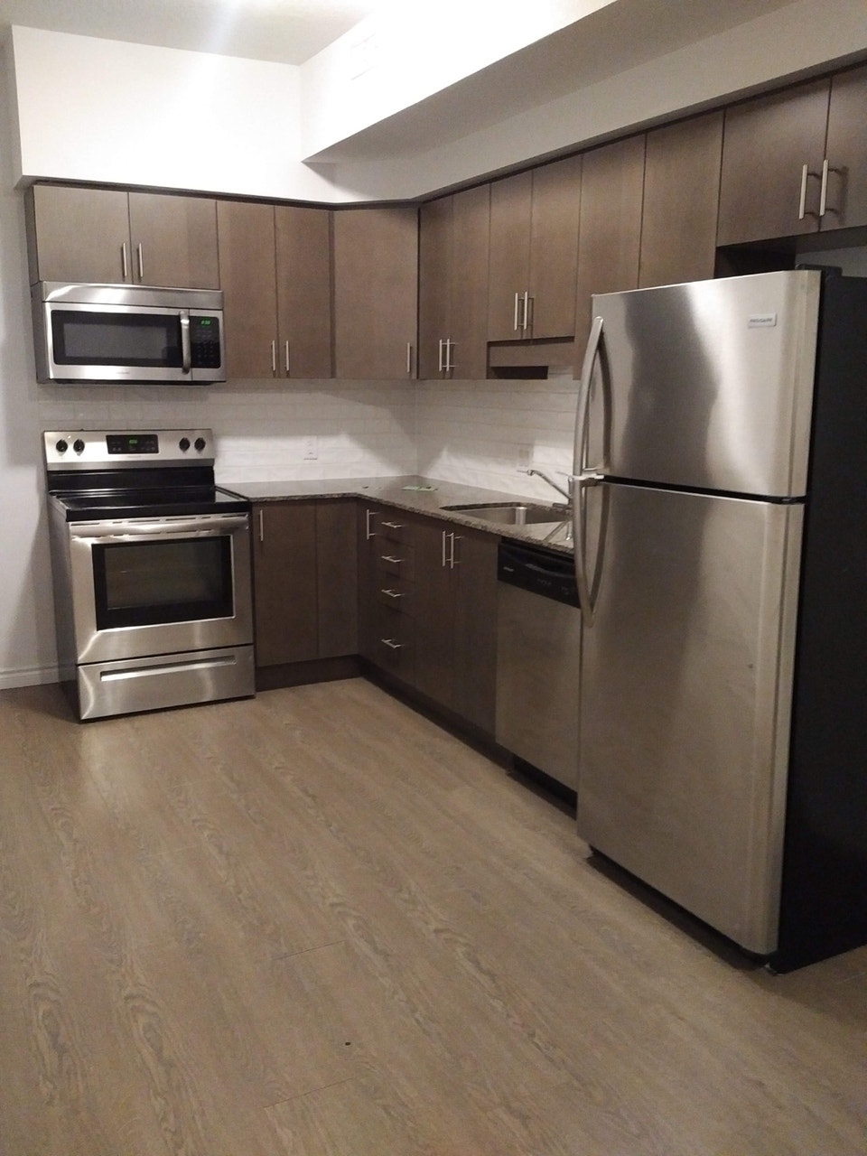 NEWLY RENOVATED 2-BEDROOM TOWNHOUSE–HIGHLAND RD W & IRA NEEDLES 3