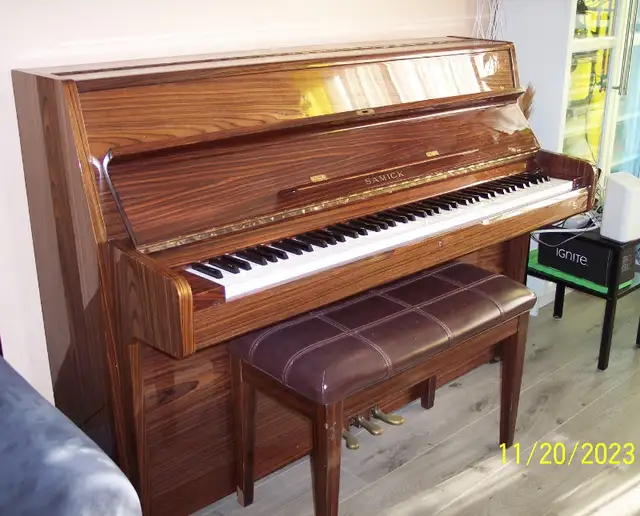 Upright SAMICK Piano for Sale $1,500 in Pianos & Keyboards in Mississauga / Peel Region - Image 4