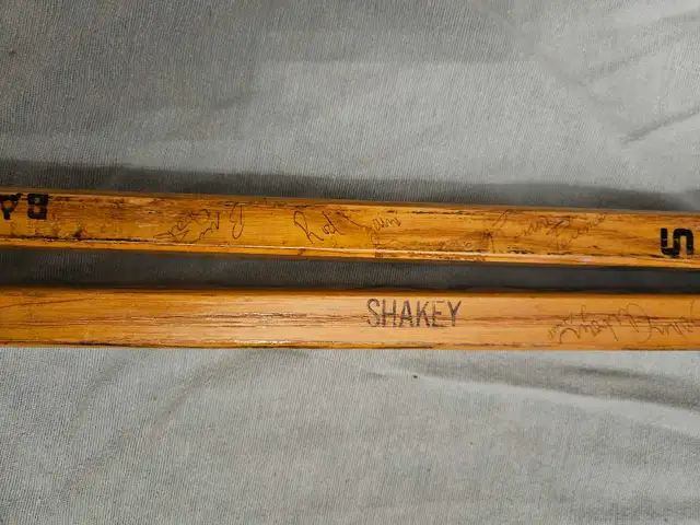 60's Game used hockey sticks in Hockey in City of Toronto - Image 9