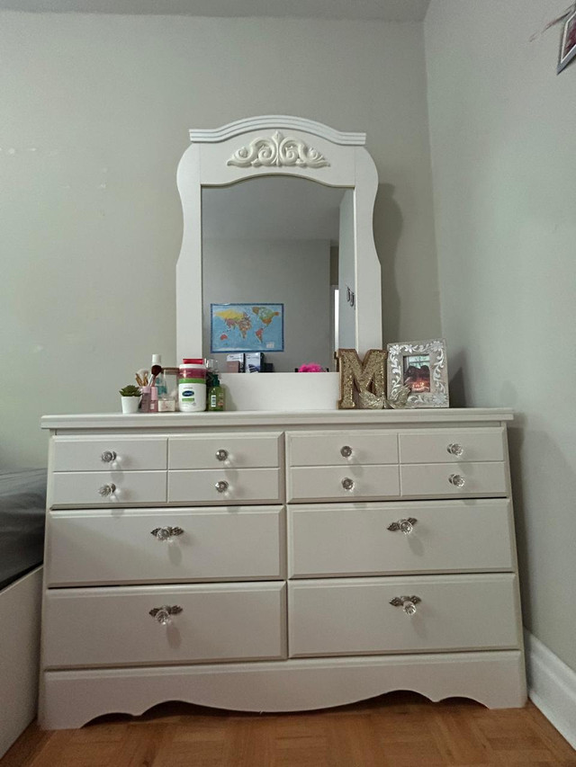 White Dresser with Mirror in Dressers & Wardrobes in City of Toronto - Image 2