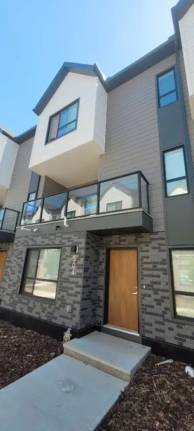 New Townhouse in Seton