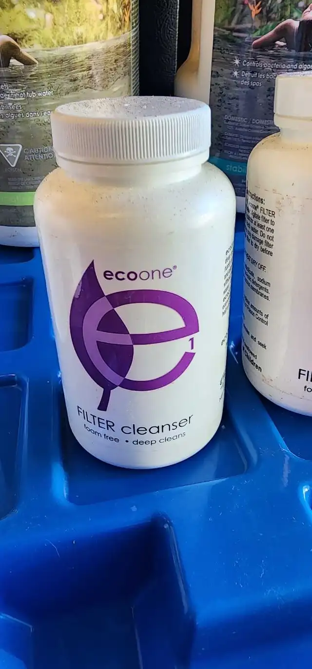 assorted hot tub chemicals and chlorine, selling altogether in Hot Tubs & Pools in Kitchener / Waterloo - Image 4
