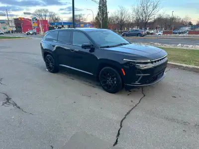 Contrat de location de 36 mois pour Jeep Wagoneer S Launch Edition 2024, un VUS 100 % électrique de...