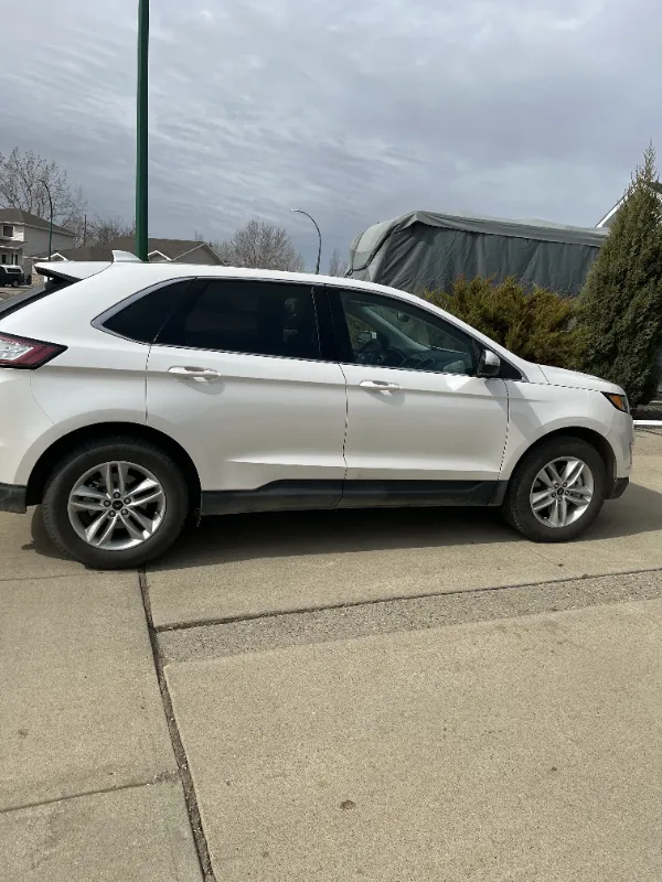 2016 FORD EDGE SEL – Low Mileage