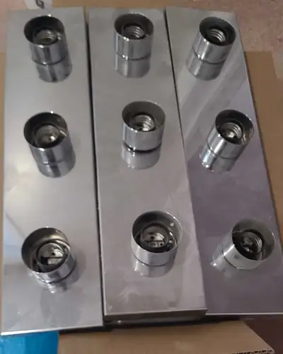 3 light fixtures 18 x 4.5 Excellent condition Sold as a set or individual Price is for the set Picku...