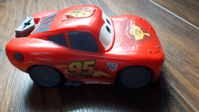 Disney pixar cars Lightning Mcqueen pit stop challenge in Toys & Games in Sault Ste. Marie