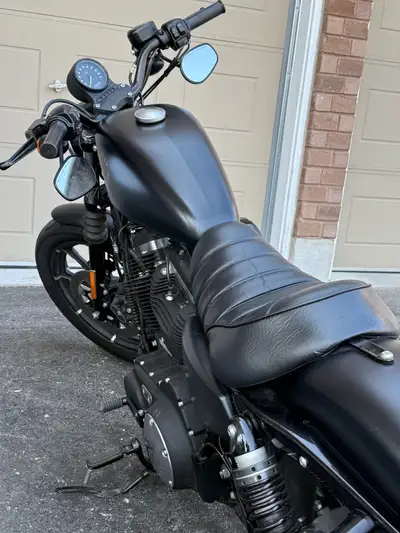 Very Low 4100Km 2019 Harley Davidson Iron 883 in pristine condition. Sounds and runs perfect. Very l...