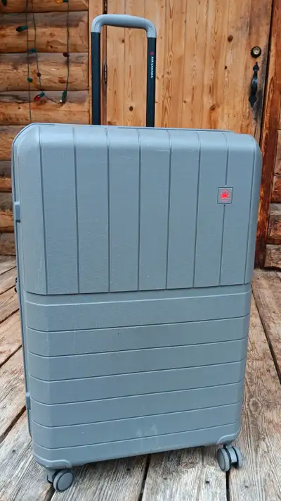 Air Canada hard sided Palermo Collection 360 degree 28 inch spinner suitcase. Overall dimensions inc...
