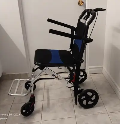 chaise roulante ultra légère et pliable pour adulte, View more