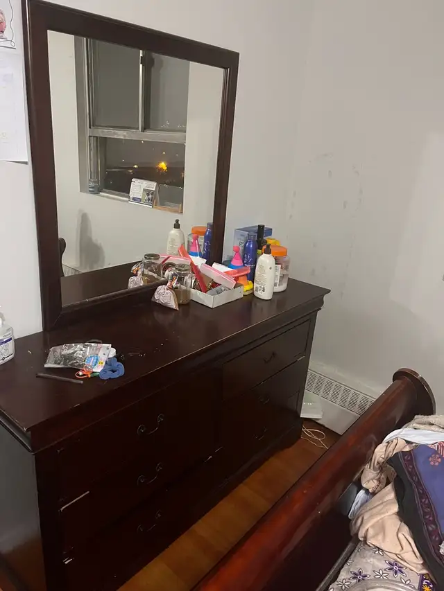 Dresser with mirror62863739299202121